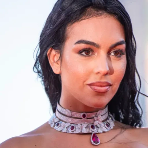 Todos miraban a Cristiano hacer historia... hasta que apareció esta foto candente de Georgina